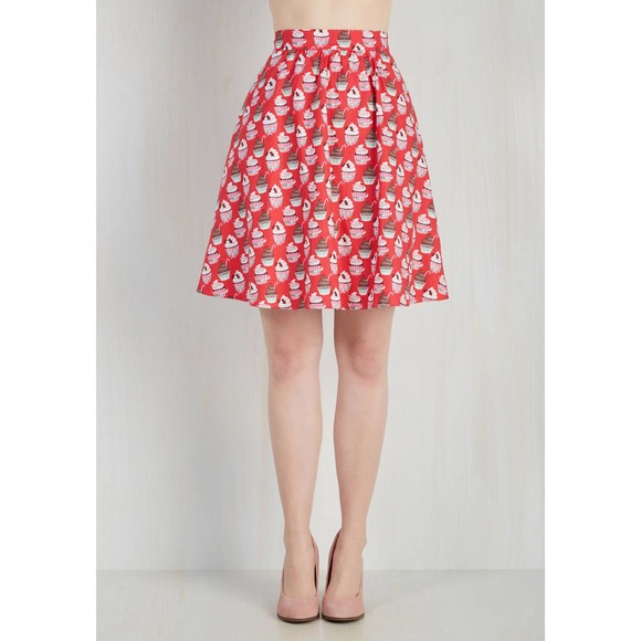 🧁❤️ ModCloth Baking Spirits Bright Cupcake Skirt - Picture 1 of 7